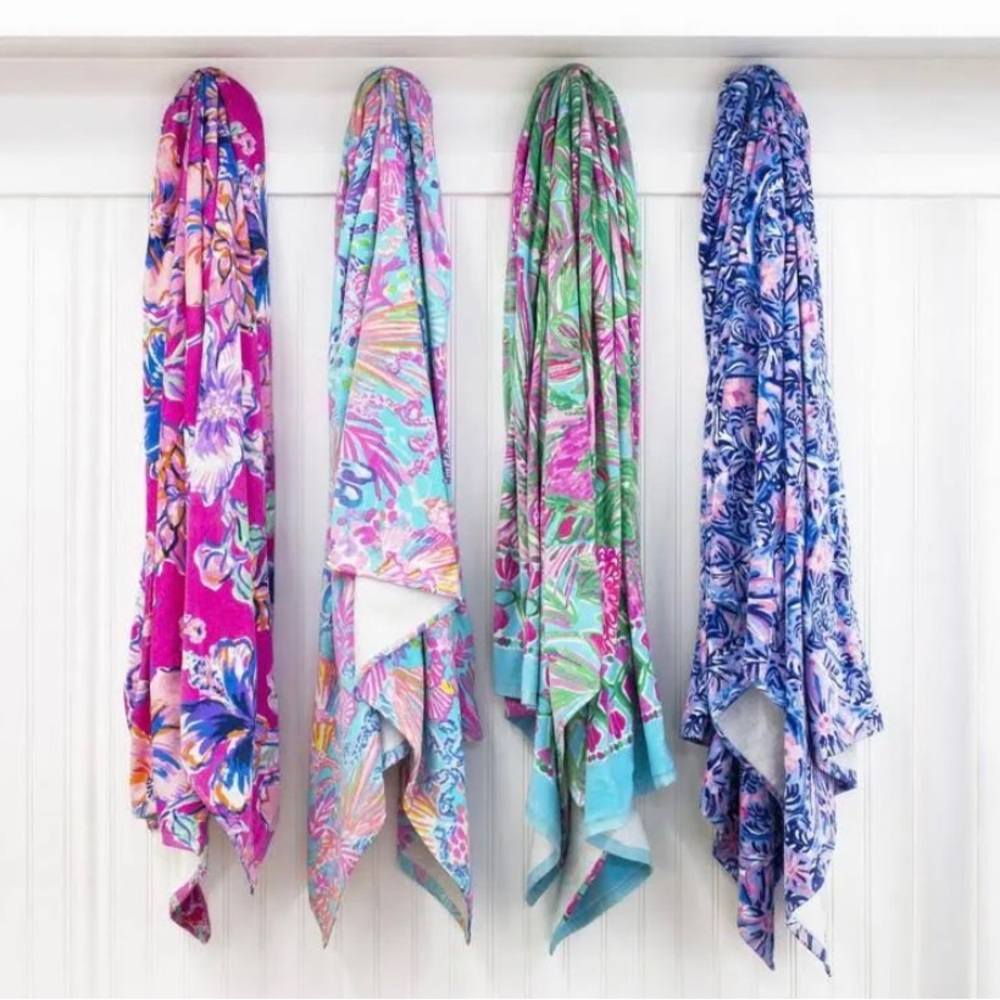 New Lilly Pulitzer Beach Towel - Picture 10 of 10